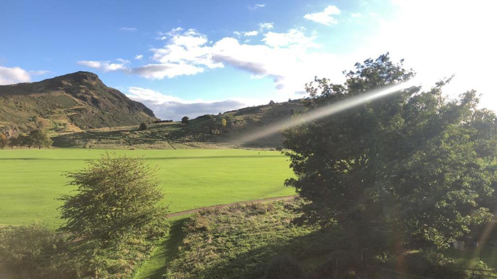 Arthur'S Seat View Appartement Edinburgh Buitenkant foto