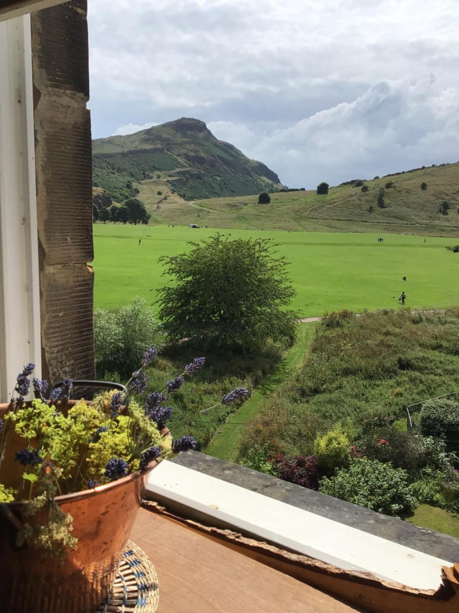 Arthur'S Seat View Appartement Edinburgh Buitenkant foto